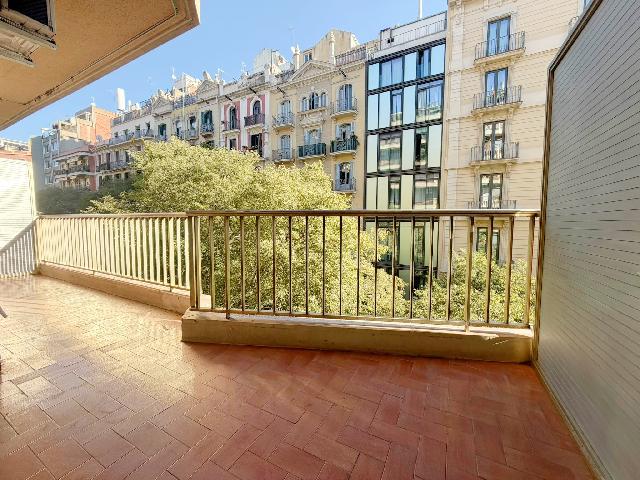 Imagen 2 Inmueble 306477 - Piso en venta en Barcelona / Plaça Universitat
