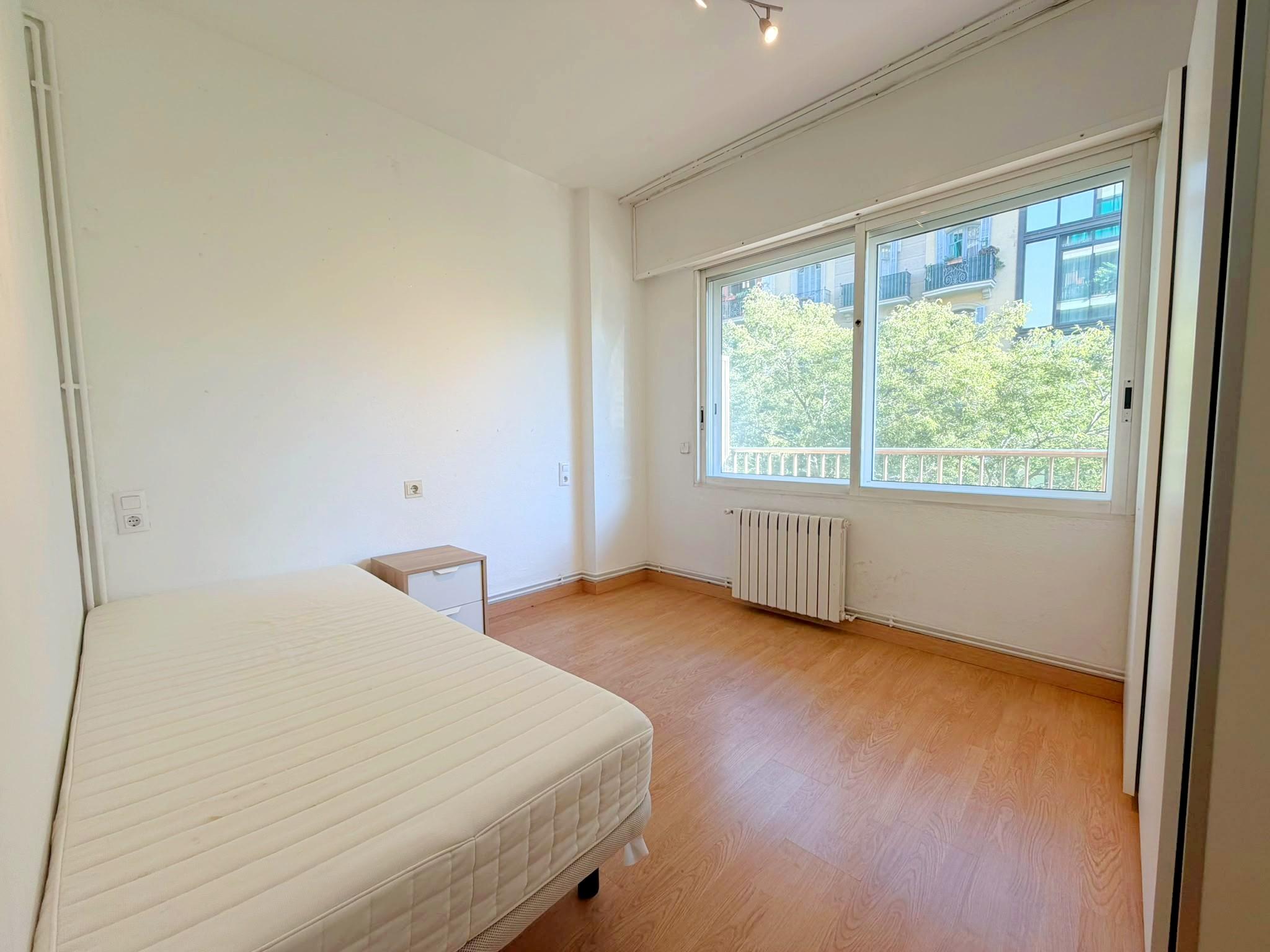 Imagen 21 Piso en venta en Barcelona / Plaça Universitat