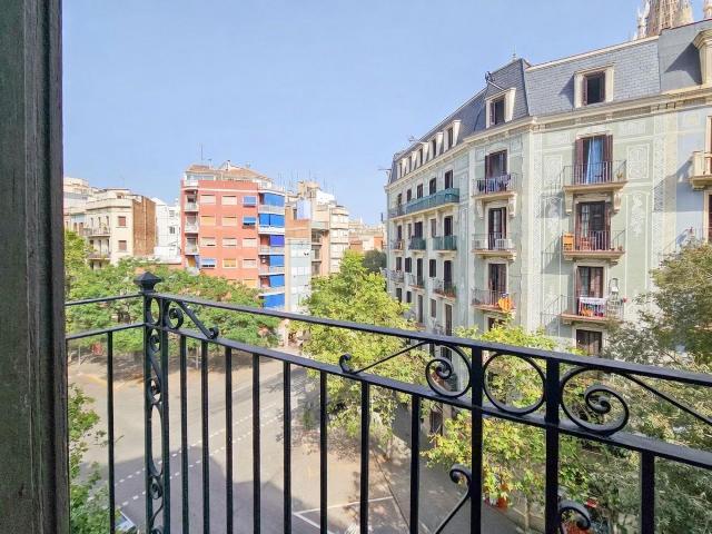 Imagen 2 Inmueble 307034 - Piso en venta en Barcelona / Junto Basílica Sagrada Familia