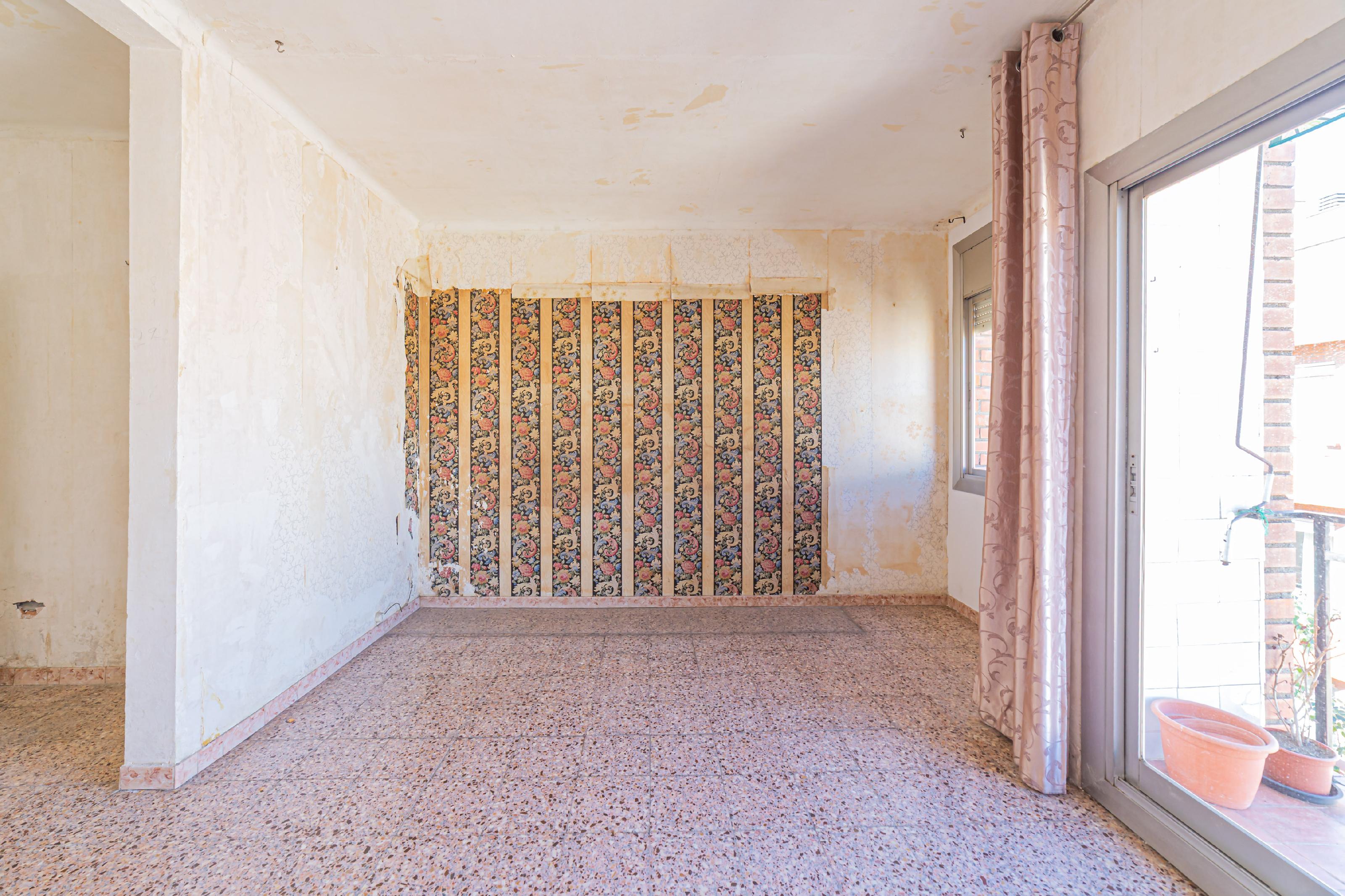 Imagen 3 Piso en venta en Sant Feliu De Llobregat / Próximo a Jardins del Palau Falguera