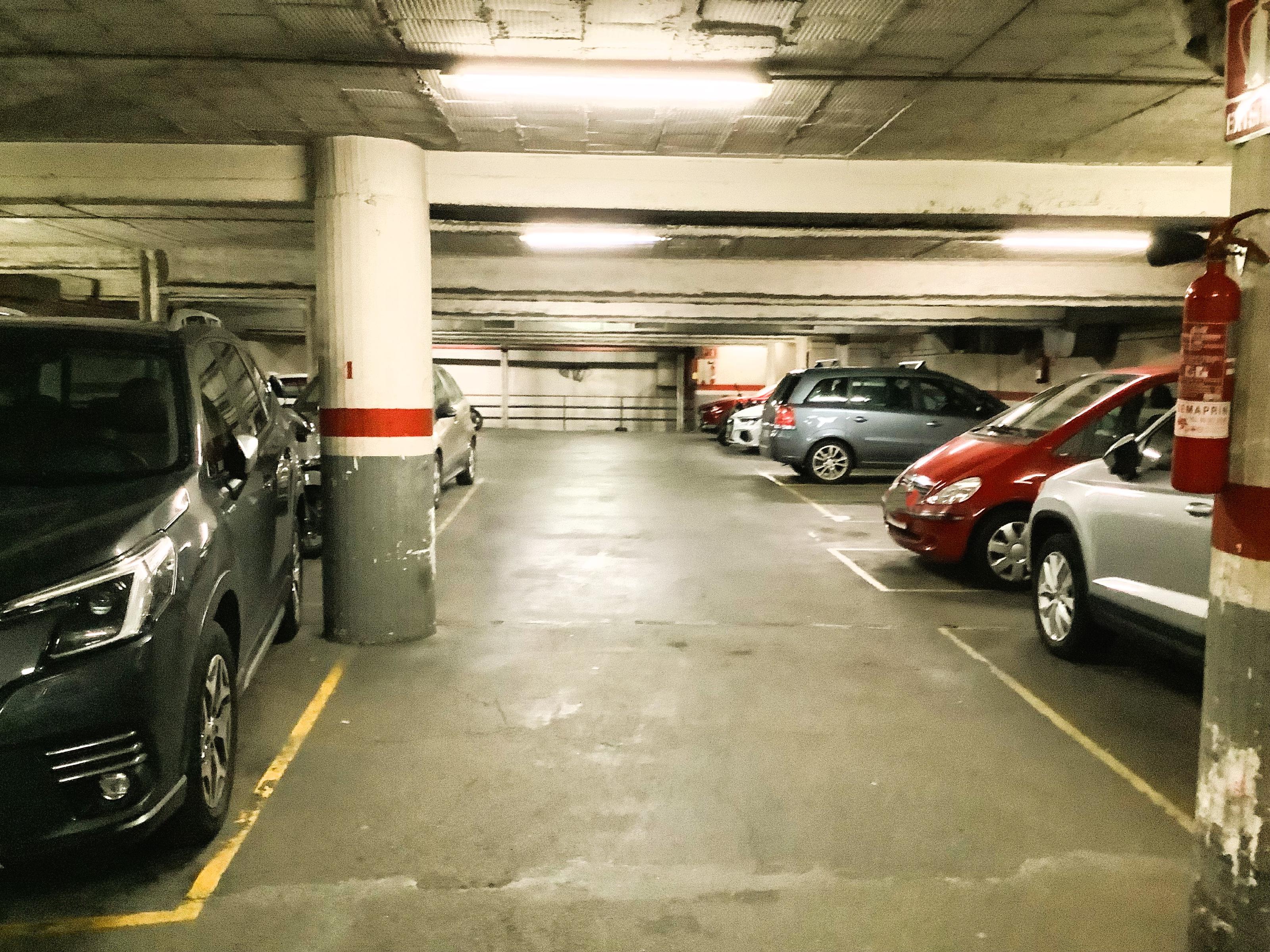 Imagen 4 Parking Coche en venta en Barcelona / Berlín - Plaça Centre