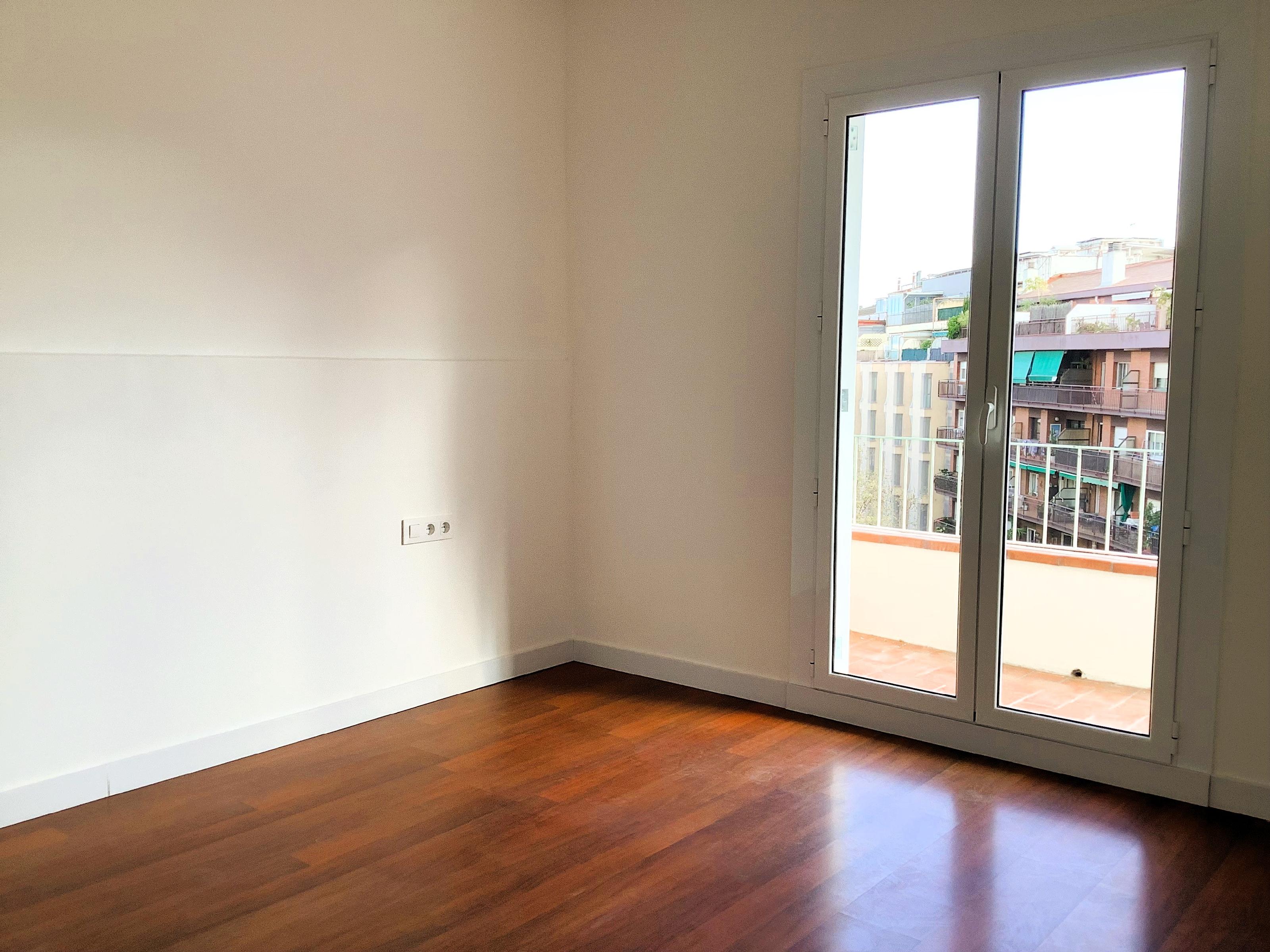 Imagen 3 Piso en venta en Barcelona / Sardenya- Caspe
