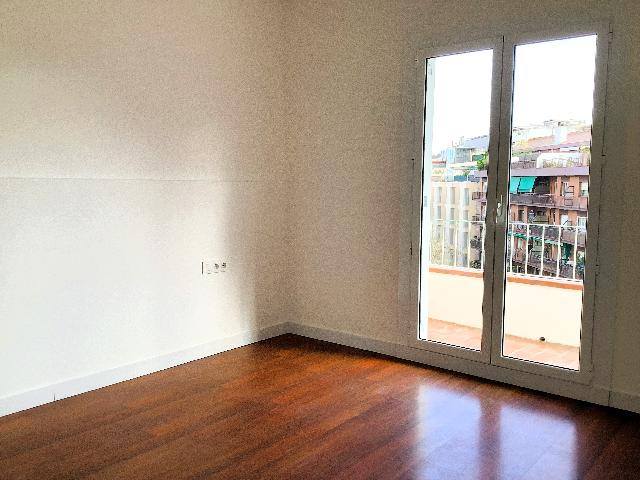 Imagen 3 Inmueble 301468 - Piso en venta en Barcelona / Sardenya- Caspe