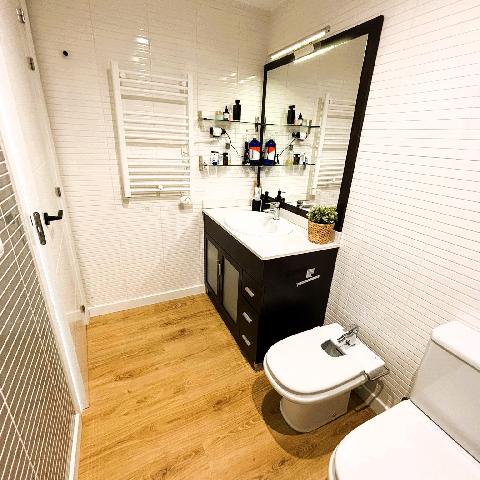 Imagen 8 Inmueble 302729 - Piso en venta en Montgat / Biblioteca Tirant Lo Blanc