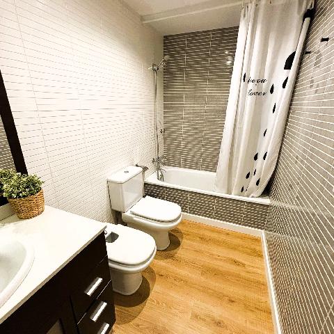Imagen 9 Inmueble 302729 - Piso en venta en Montgat / Biblioteca Tirant Lo Blanc