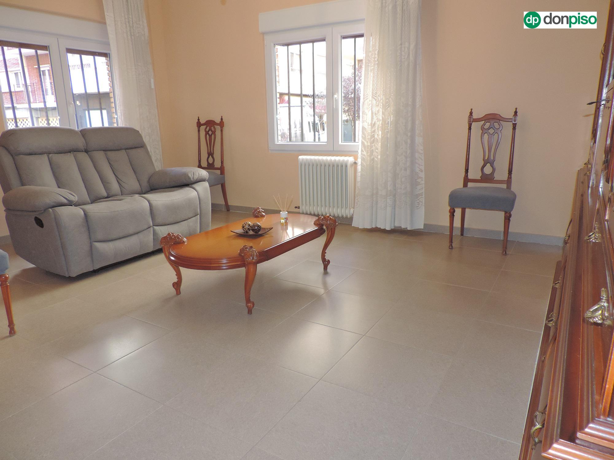 Imagen 1 Piso en alquiler en Salamanca / Plaza del Oeste, Avenida Villamayor Imagen 1 Piso en alquiler en Salamanca / Plaza del Oeste, Avenida Villamayor