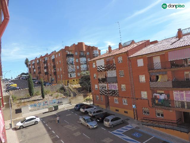 Imagen 5 Inmueble 300710 - Piso en venta en Terradillos / Urbanización El encinar