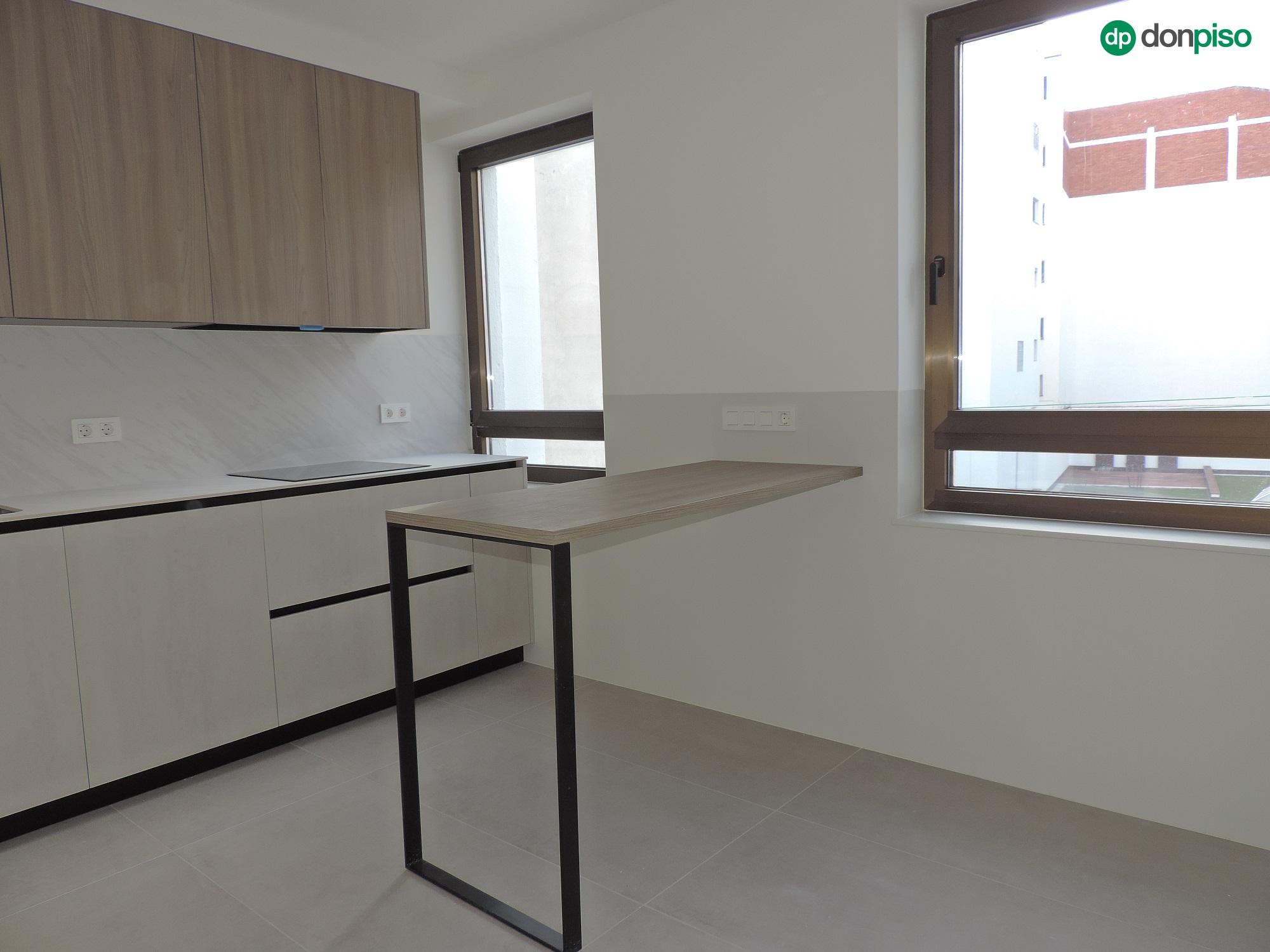 Imagen 1 Piso en alquiler en Salamanca / Calle Alvaro Gil. Puerta Zamora