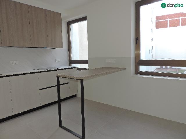 Imagen 1 Inmueble 302908 - Piso en alquiler en Salamanca / Calle Alvaro Gil. Puerta Zamora