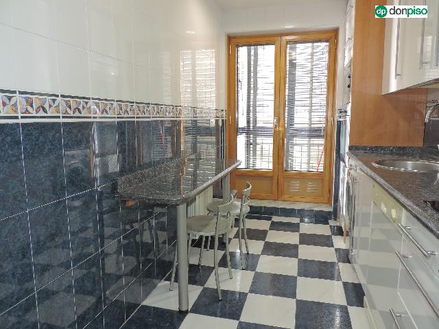 Imagen 11 Inmueble 305483 - Piso en venta en Salamanca / Calle La Radio, junto La Alamedilla.