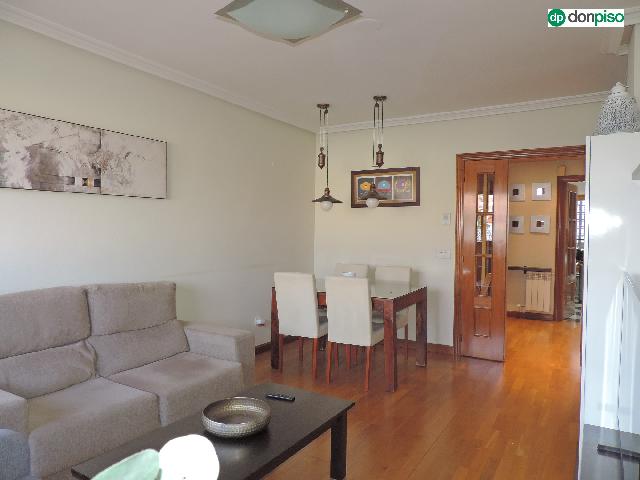 Imagen 3 Inmueble 305483 - Piso en venta en Salamanca / Calle La Radio, junto La Alamedilla.