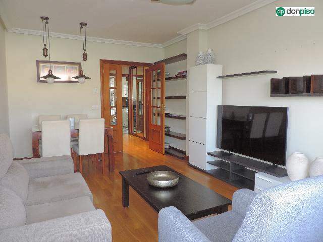 Imagen 1 Inmueble 305483 - Piso en venta en Salamanca / Calle La Radio, junto La Alamedilla.