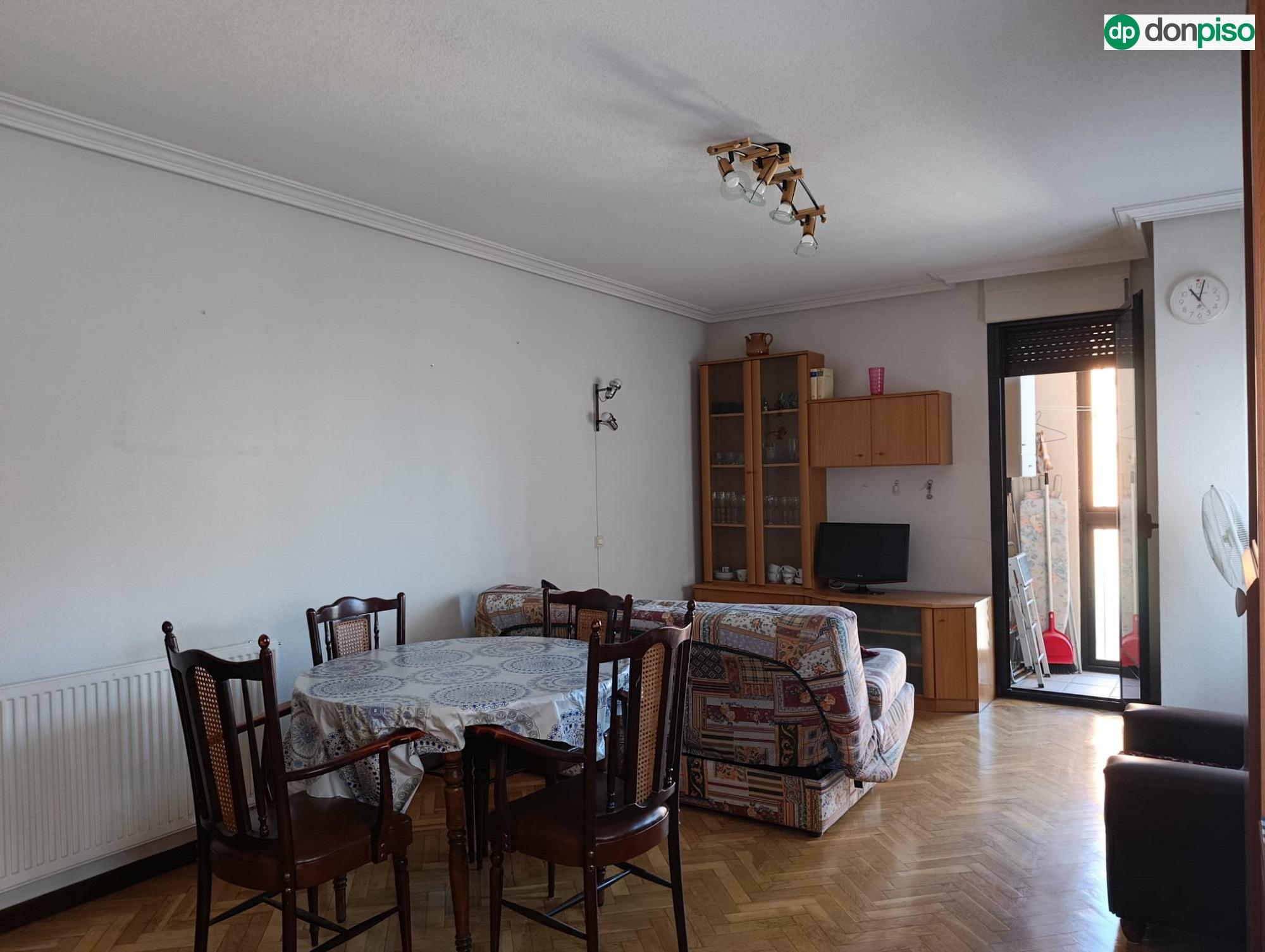 Imagen 2 Piso en alquiler en Salamanca / Comuneros . Alto Rollo. 