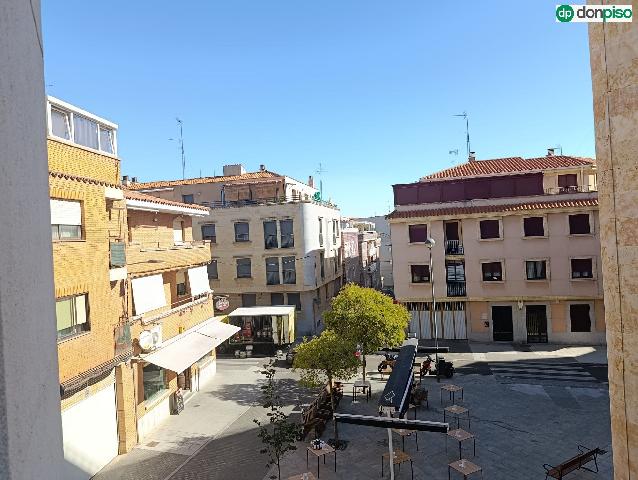 Imagen 1 Inmueble 305623 - Piso en alquiler en Salamanca / Comuneros . Alto Rollo. 