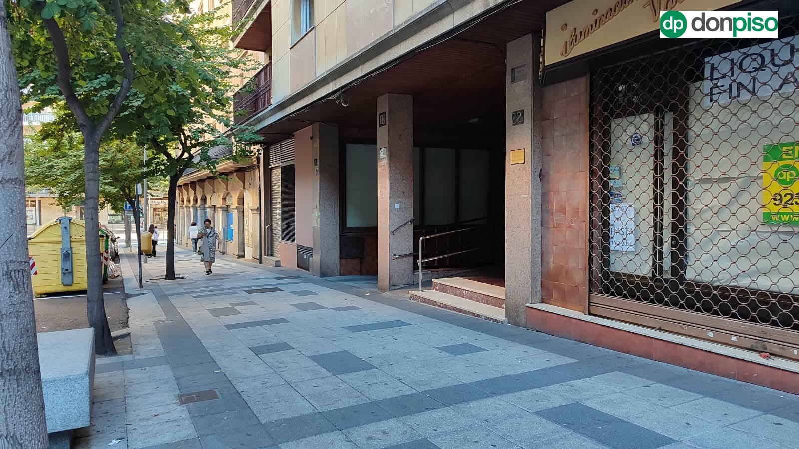 Imagen 4 Local Comercial en venta en Salamanca / Padre Camara, Plaza España