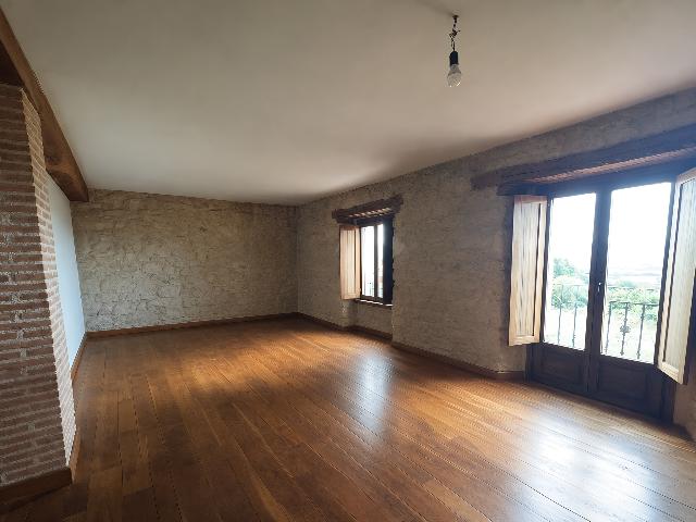 Imagen 34 Inmueble 261369 - Casa Rústica en venta en Villarcayo De Merindad De Castilla La Vieja / Pedania de Fresnedo