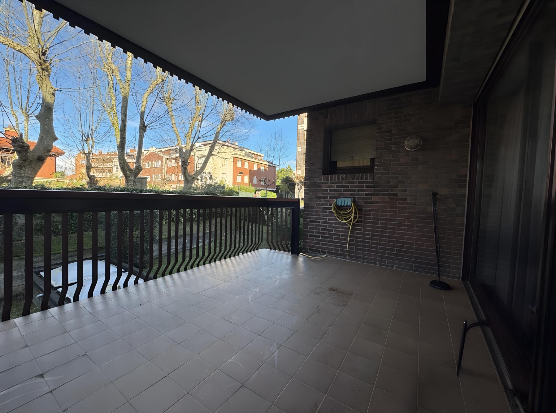 Imagen 12 Piso en venta en Getxo / Zona Atxekolandeta, cerca de playa de Ereaga