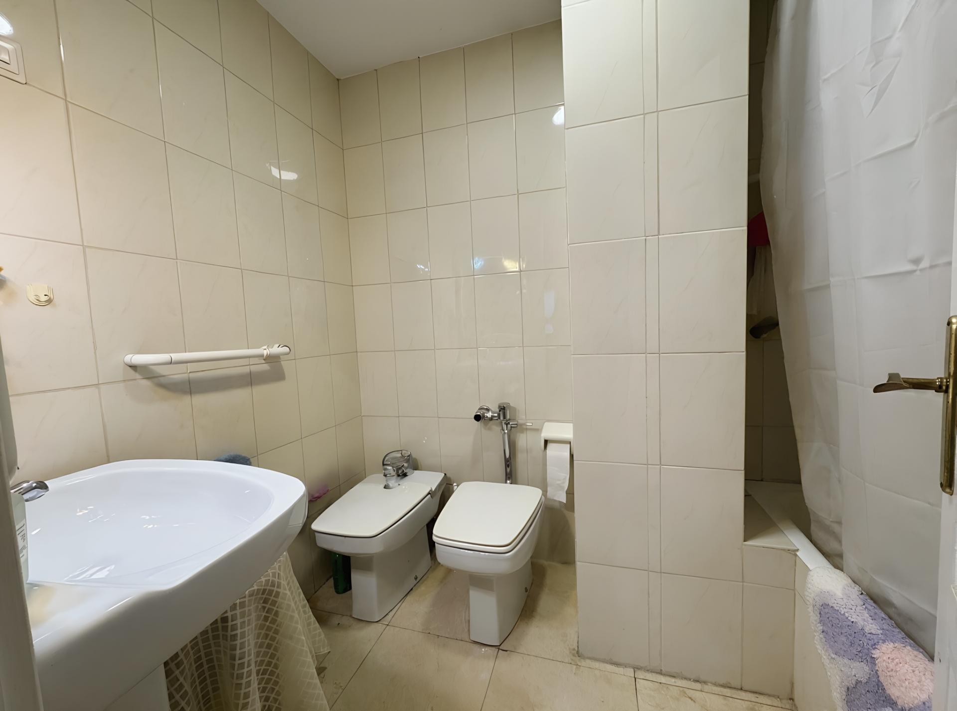 Imagen 21 Piso en venta en Getxo / Zona Atxekolandeta, cerca de playa de Ereaga