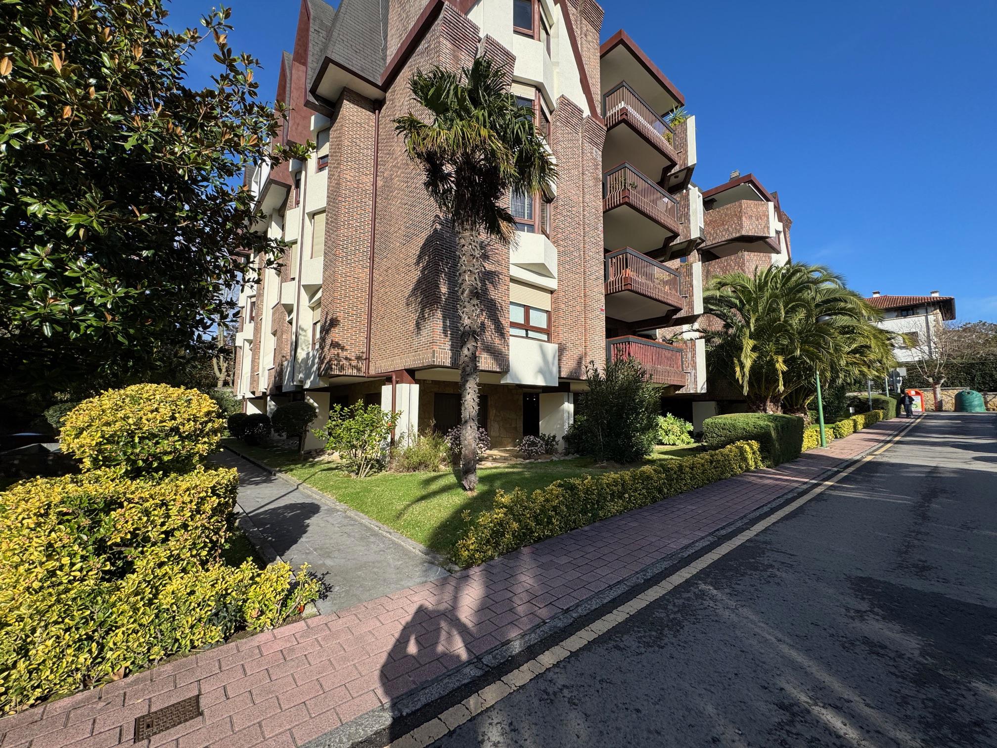 Imagen 39 Piso en venta en Getxo / Zona Atxekolandeta, cerca de playa de Ereaga