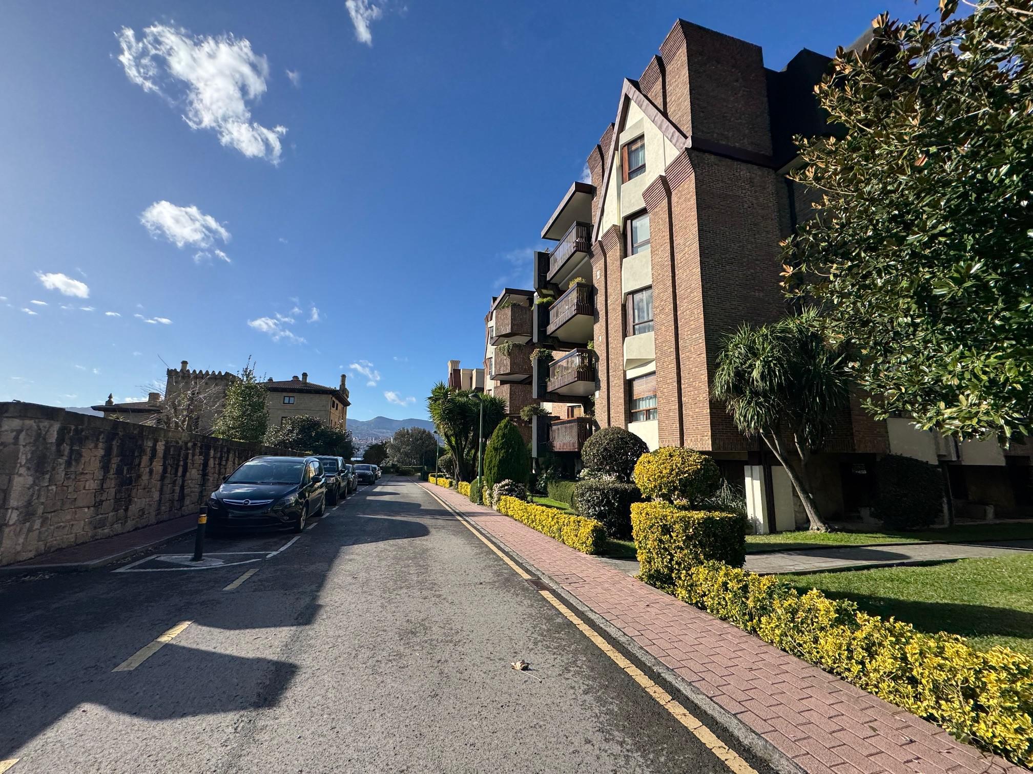 Imagen 40 Piso en venta en Getxo / Zona Atxekolandeta, cerca de playa de Ereaga