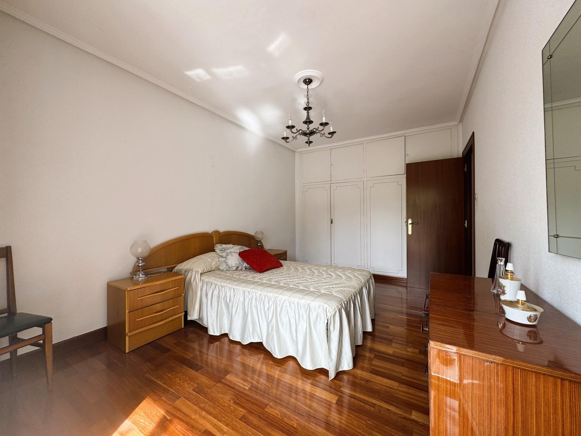 Imagen 2 Piso en venta en Leioa / Plaza Orixe. Leioa
