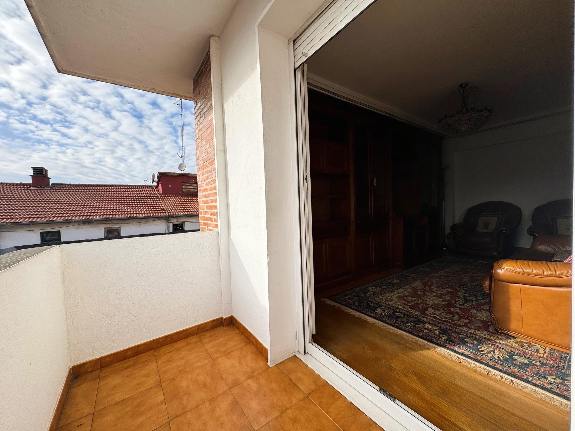 Imagen 2 Apartamento en venta en Leioa / Romo zona pinueta