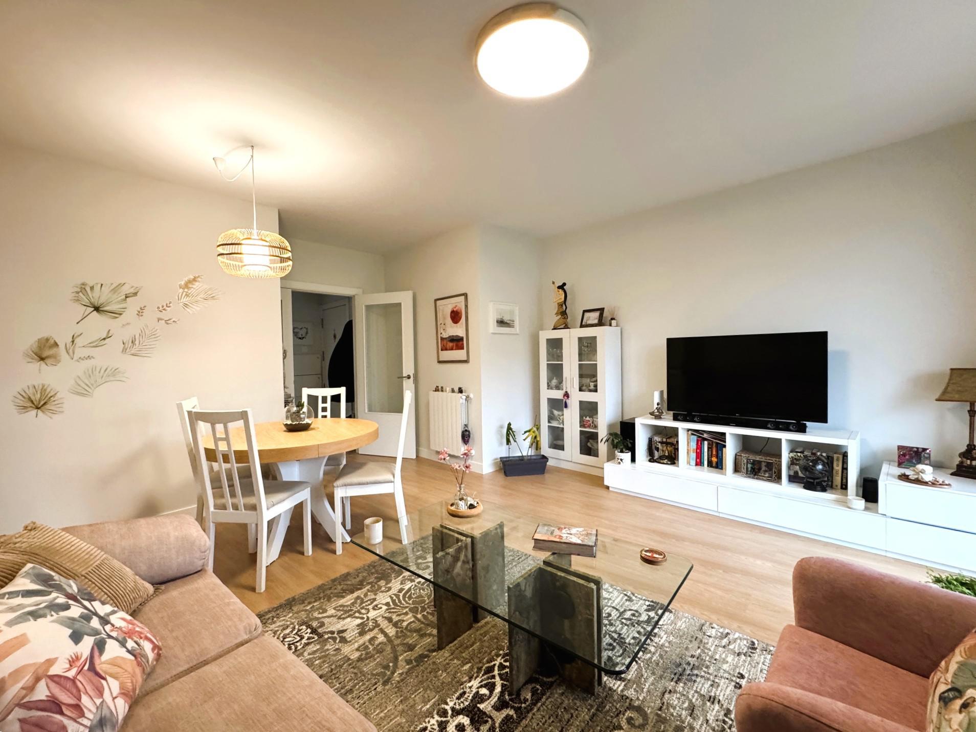 Imagen 2 Piso en venta en Urduliz / Calle Intxaurrondo . Urduliz