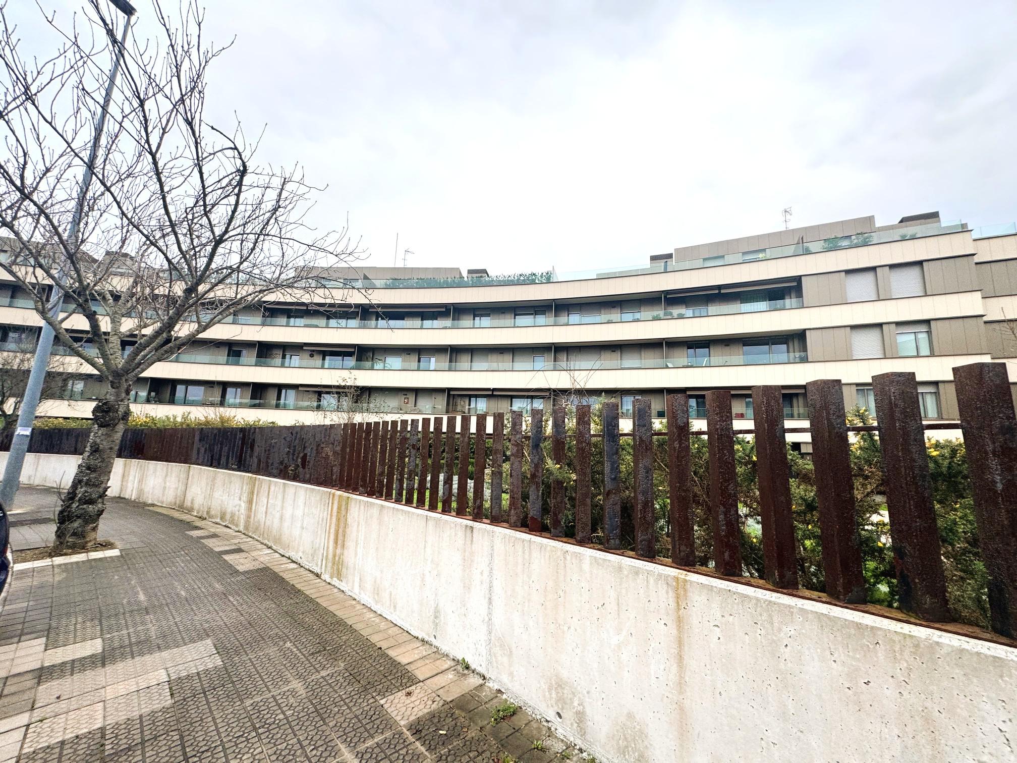 Imagen 33 Piso en venta en Urduliz / Calle Intxaurrondo . Urduliz