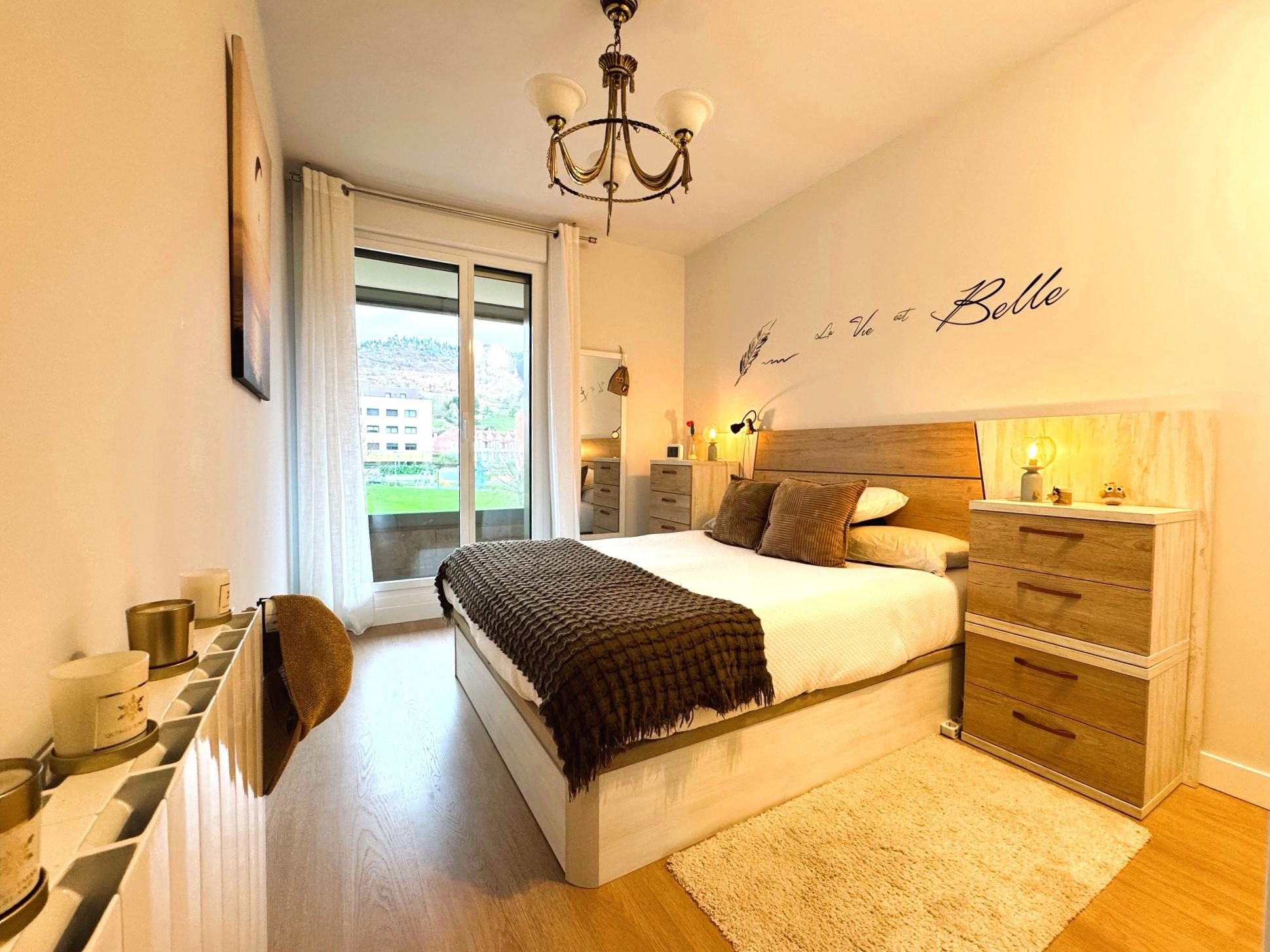 Imagen 3 Piso en venta en Urduliz / Calle Intxaurrondo . Urduliz