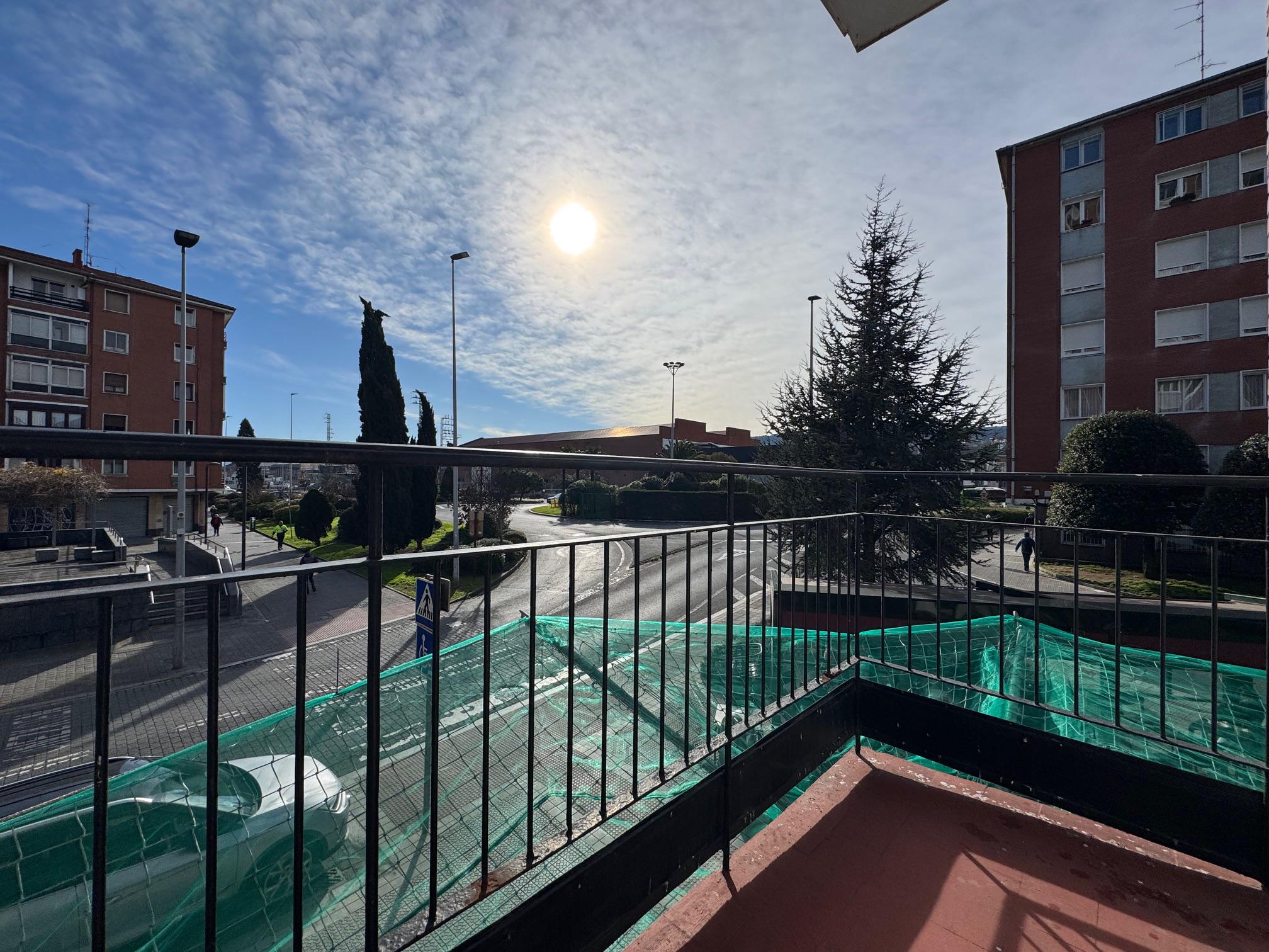 Imagen 8 Piso en venta en Getxo / Centro de Romo cerca de todos los servicios