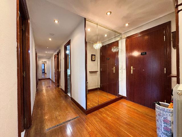 Imagen 4 Inmueble 300056 - Piso en venta en Getxo / Enfrente del parque gobelaurre