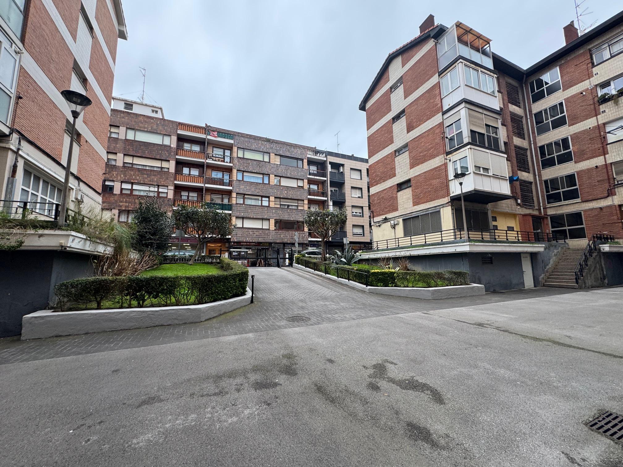 Imagen 5 Parking Coche en alquiler en Getxo / Las Arenas centro