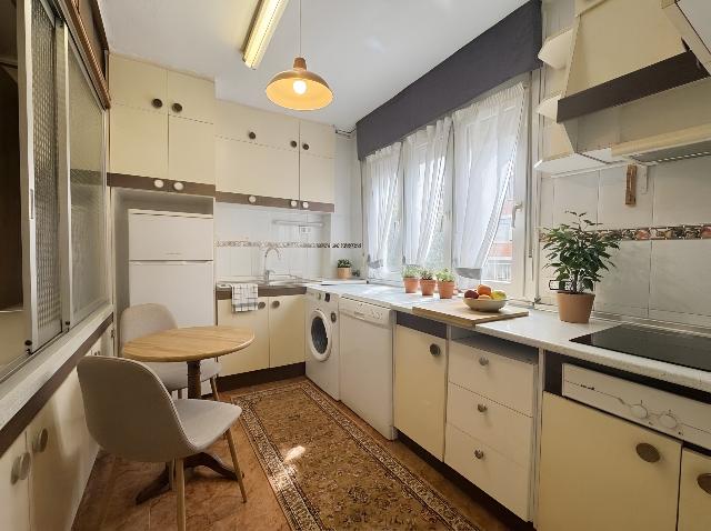 Imagen 1 Inmueble 300359 - Piso en venta en Leioa / Maiatzaren Bata. Romo-Leioa.