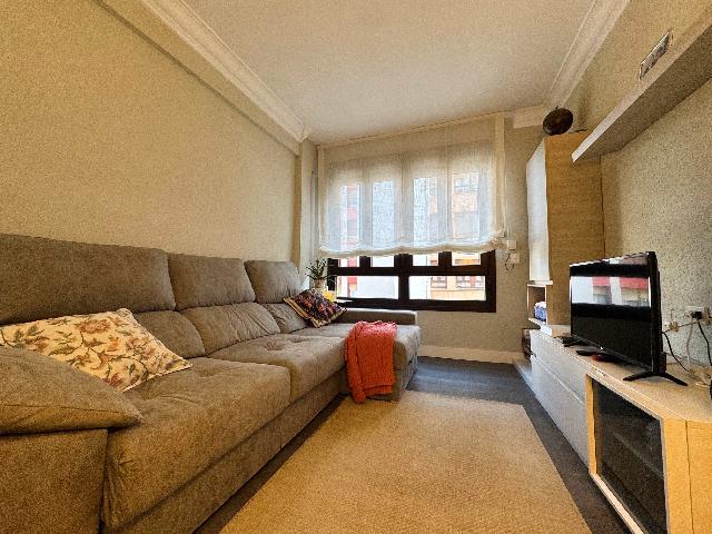 Imagen 2 Inmueble 300799 - Piso en venta en Getxo / Calle Kalamua en el centro de romo