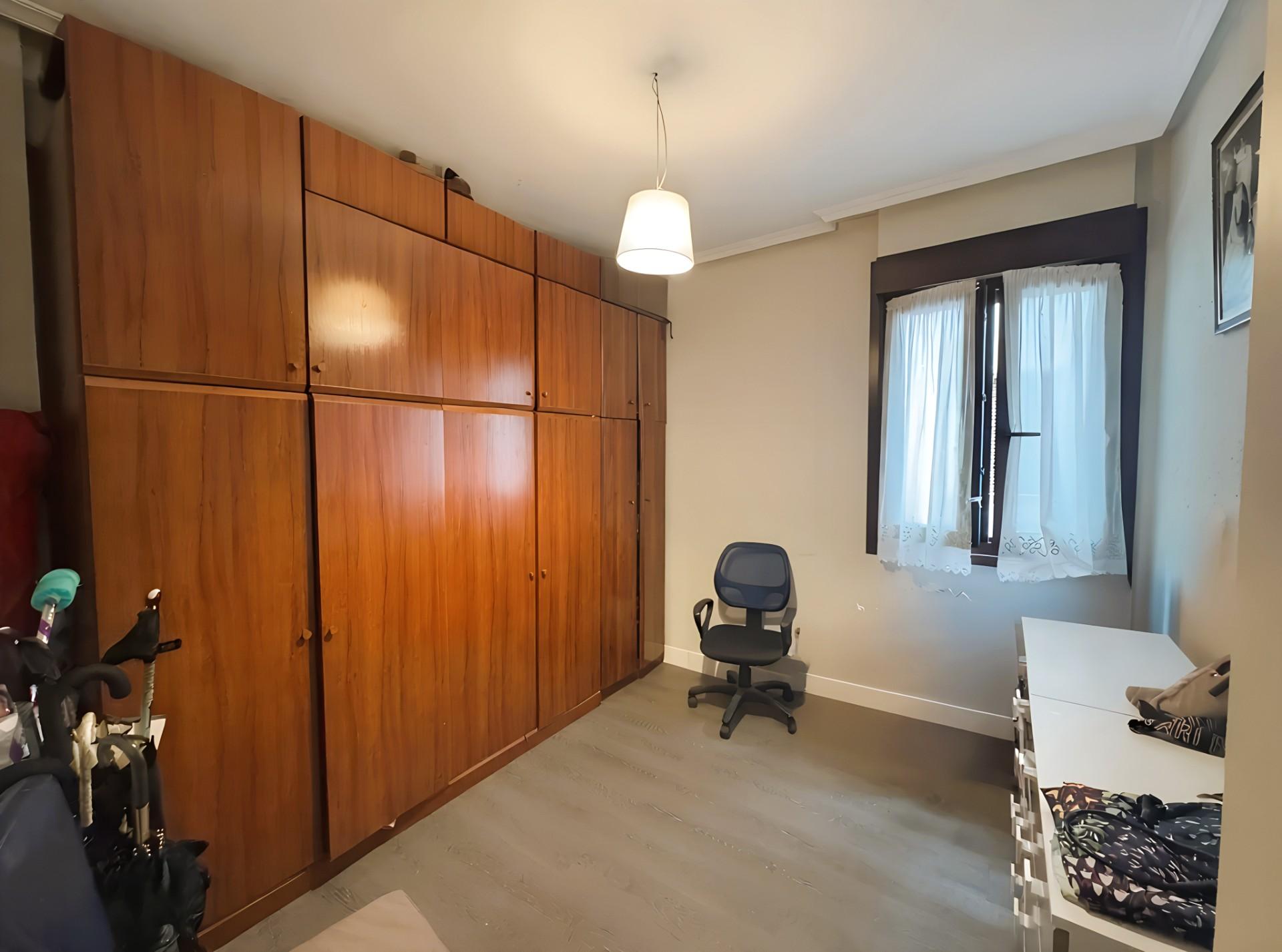 Imagen 15 Piso en venta en Getxo / Calle Kalamua en el centro de romo