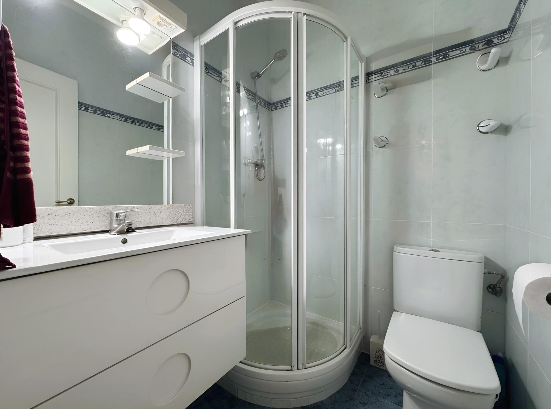 Imagen 10 Piso en venta en Getxo / Calle Kalamua en el centro de romo