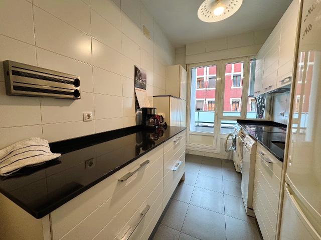 Imagen 1 Inmueble 300874 - Piso en venta en Getxo / Centro de las arenas , a un minuto del metro