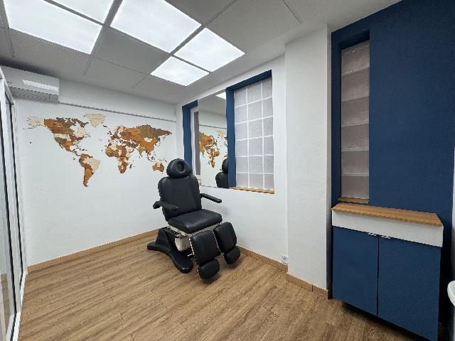 Imagen 3 Inmueble 300956 - Oficina Comercial en venta en Getxo / Edificio metro en el centro de las arenas