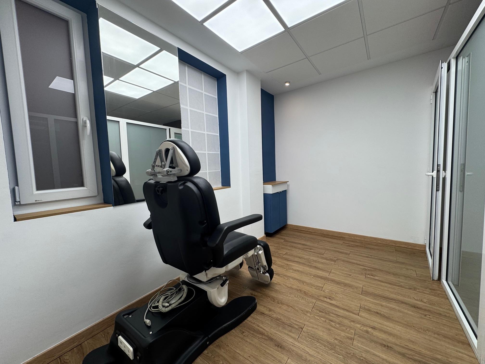 Imagen 8 Oficina Comercial en venta en Getxo / Edificio metro en el centro de las arenas