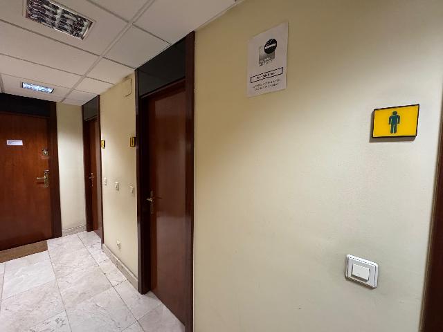 Imagen 13 Inmueble 300956 - Oficina Comercial en venta en Getxo / Edificio metro en el centro de las arenas