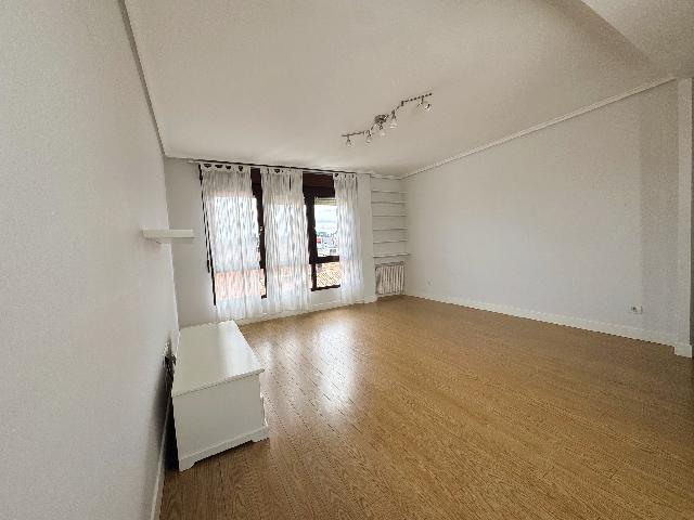 Imagen 6 Inmueble 301112 - Piso en venta en Getxo / Calle Ibaigane. Las Arenas.