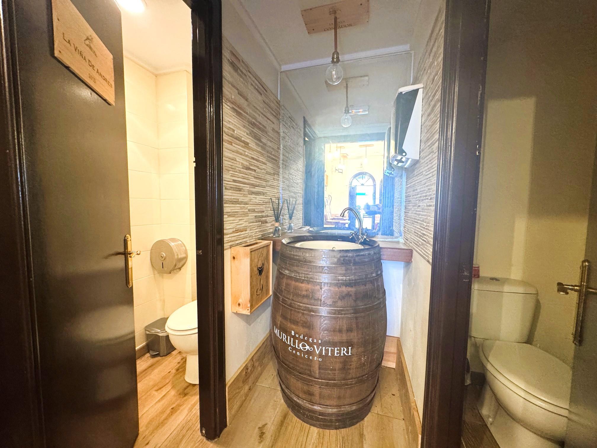 Imagen 8 Local Comercial en venta en Getxo / Calle Mayor. Las Arenas.