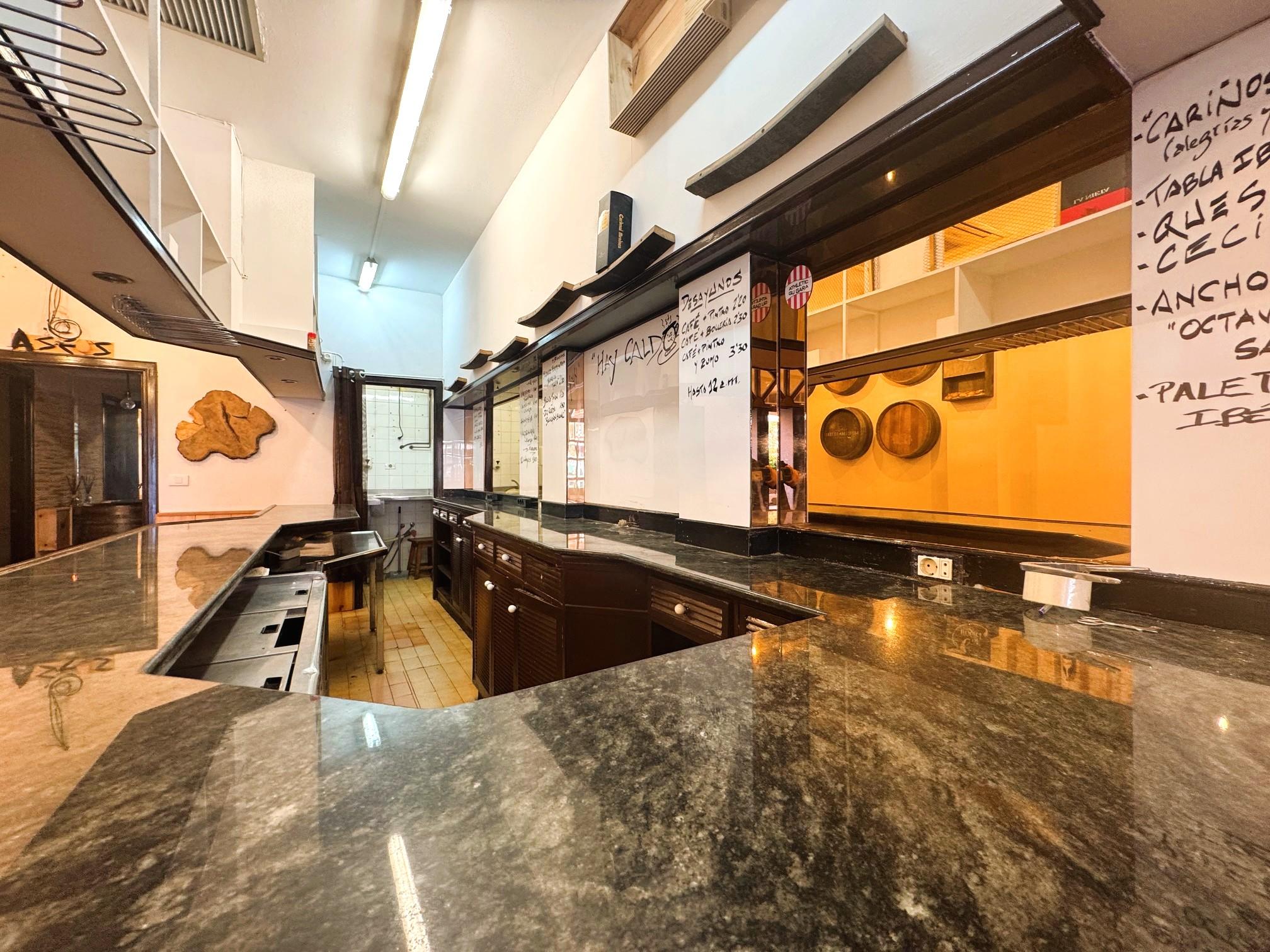 Imagen 6 Local Comercial en venta en Getxo / Calle Mayor. Las Arenas.