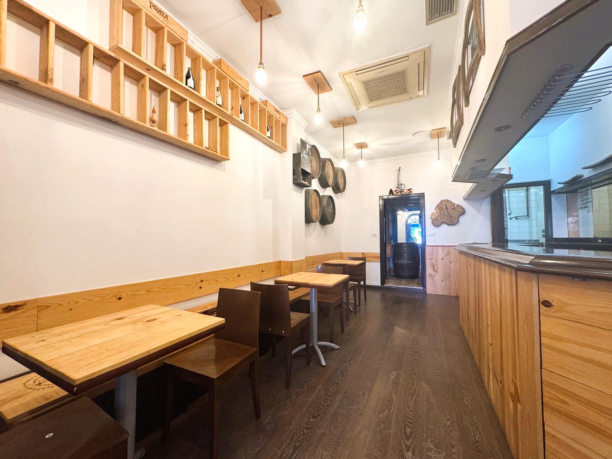 Imagen 3 Local Comercial en venta en Getxo / Calle Mayor. Las Arenas.