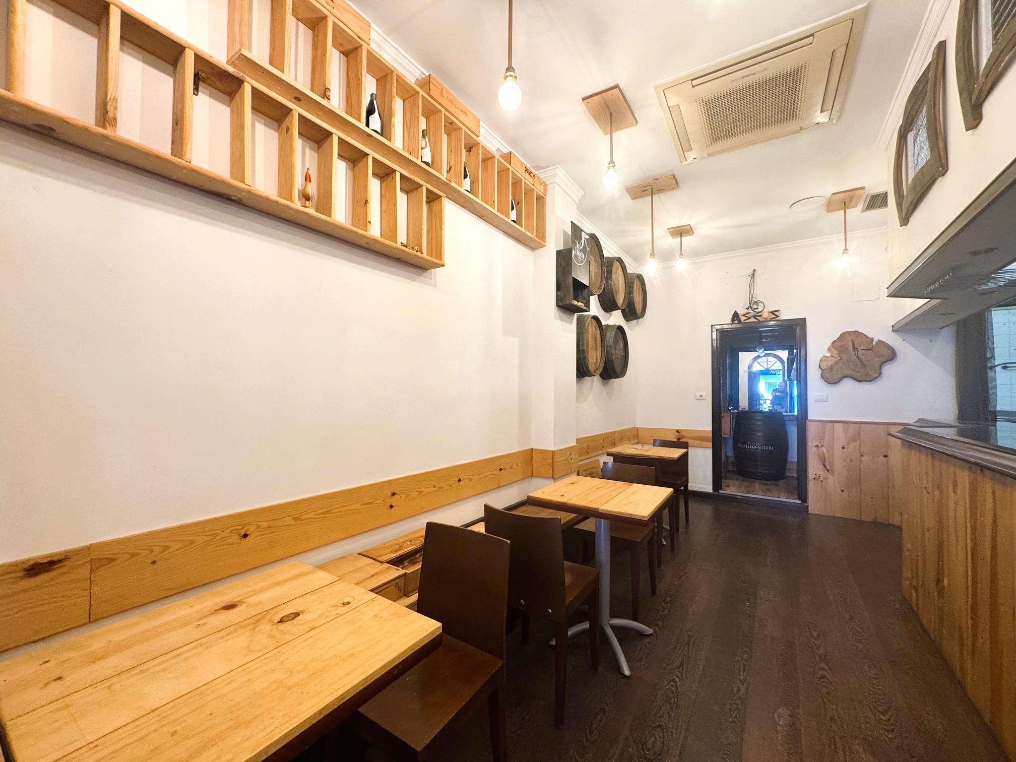 Imagen 4 Local Comercial en venta en Getxo / Calle Mayor. Las Arenas.