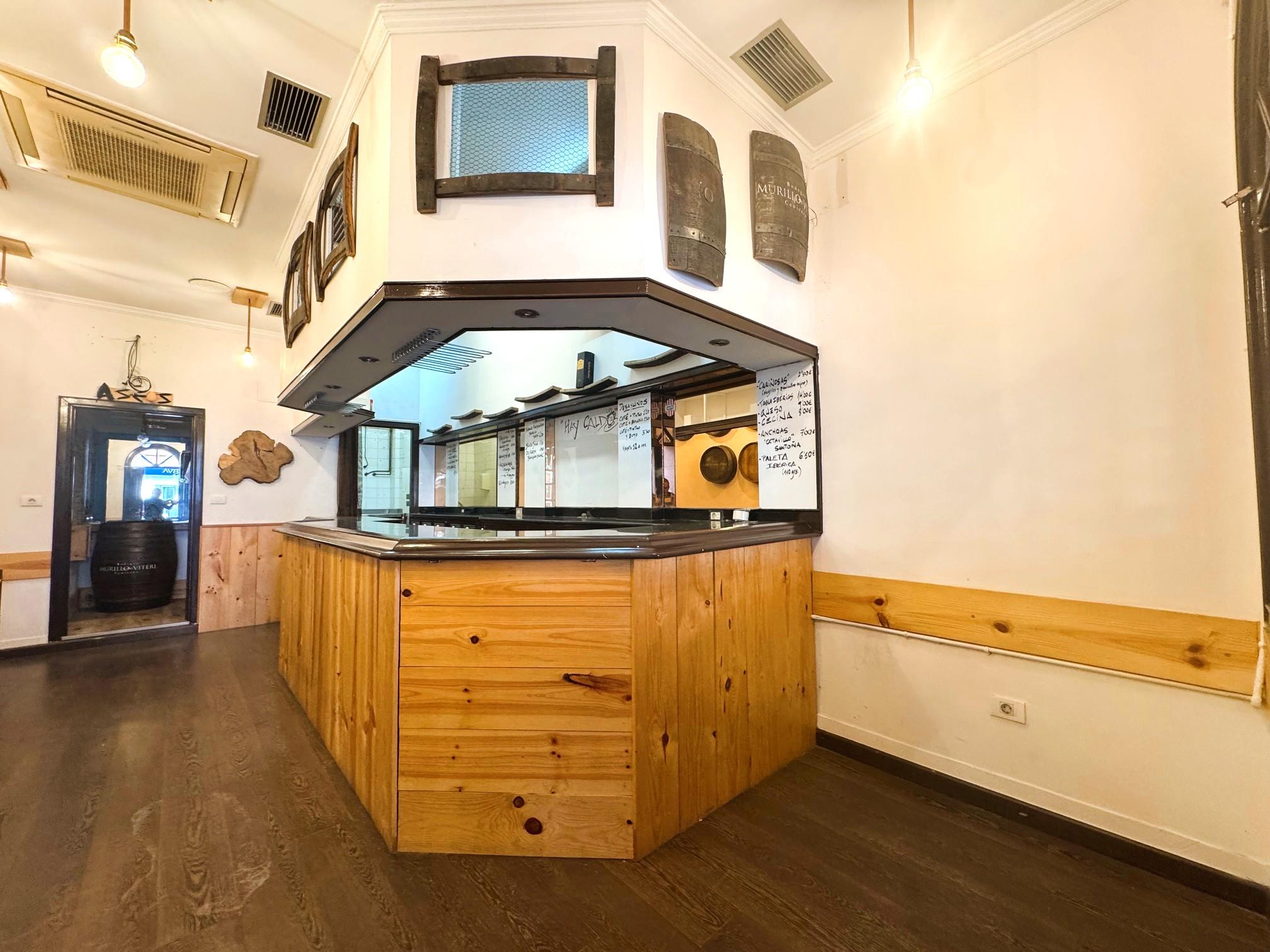 Imagen 2 Local Comercial en venta en Getxo / Calle Mayor. Las Arenas.