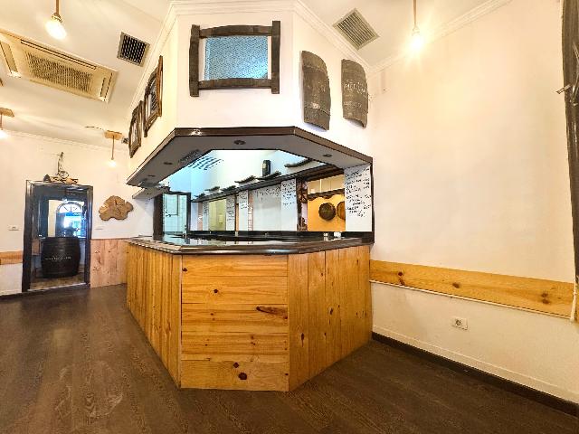 Imagen 2 Inmueble 302159 - Local Comercial en venta en Getxo / Calle Mayor. Las Arenas.