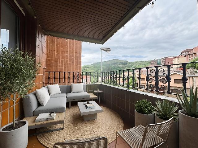 Imagen 1 Inmueble 302437 - Piso en venta en Basauri / Kareaga Goikoa. Basauri.