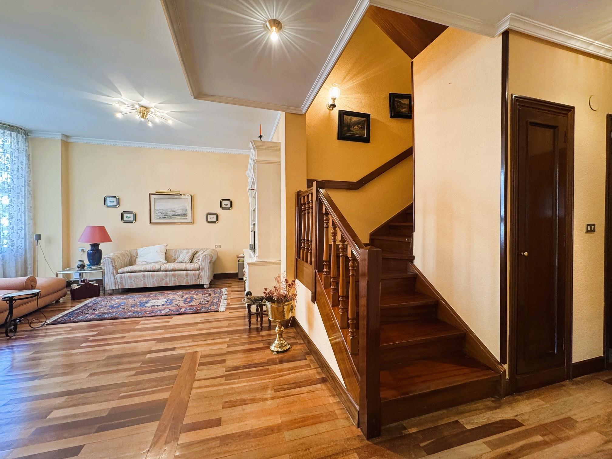 Imagen 3 Piso en venta en Bilbao / Avenida Mazarredo. Bilbao.