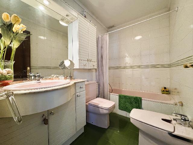 Imagen 34 Inmueble 302438 - Piso en venta en Bilbao / Avenida Mazarredo. Bilbao.